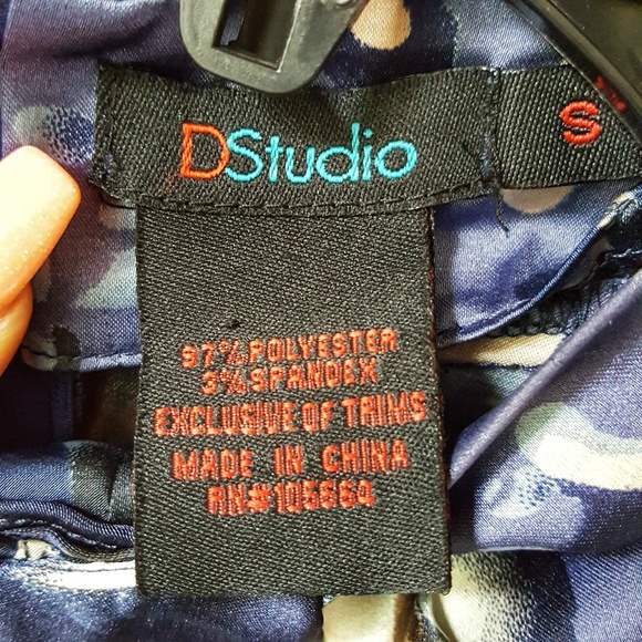 EUC DStudio Sleeveless Top - Picture 3 of 7